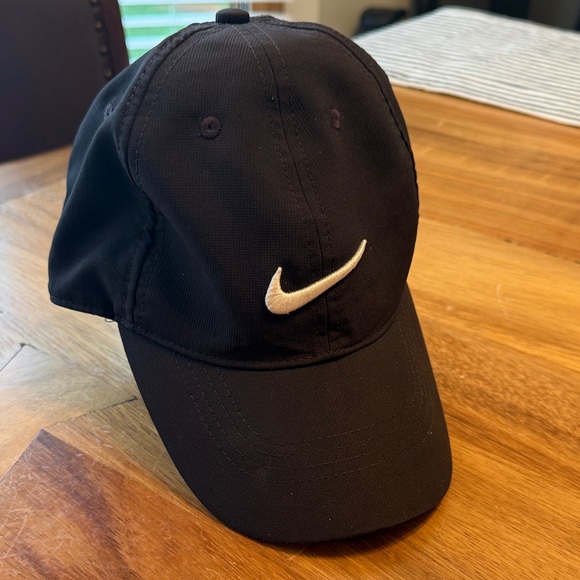 NIKE Legacy91 Dri-Fit Black Cap - Picture 1 of 6